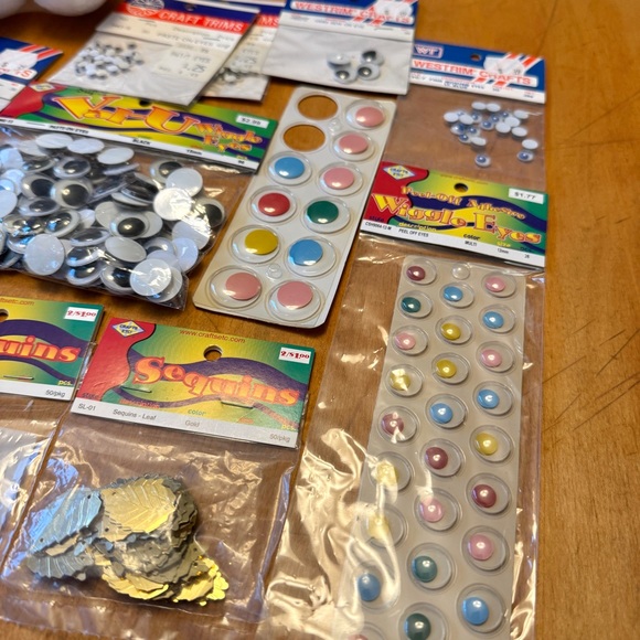 Craft Lot Googly Eyes, Brads, Brads, Styrofoam Supplies - Picture 10 of 14
